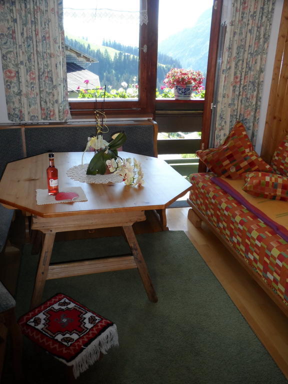Appartement Haus Brunneck à Warth  Extérieur photo
